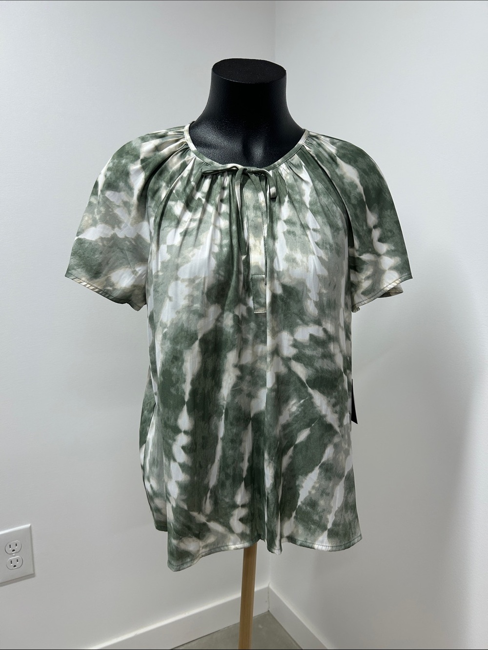 Simply Vera Vera Wang Green Tie-Dye Short Sleeve Blouse